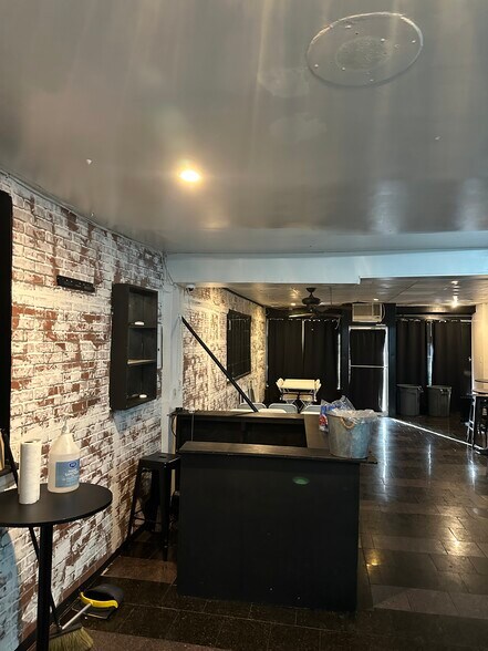 More Photos Of 861 Freeman St, Bronx Storefront Retail Residential For Lease
