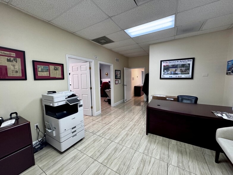 More Photos Of 1550-1582 Global Ct, Sarasota Light Manufacturing For Sale