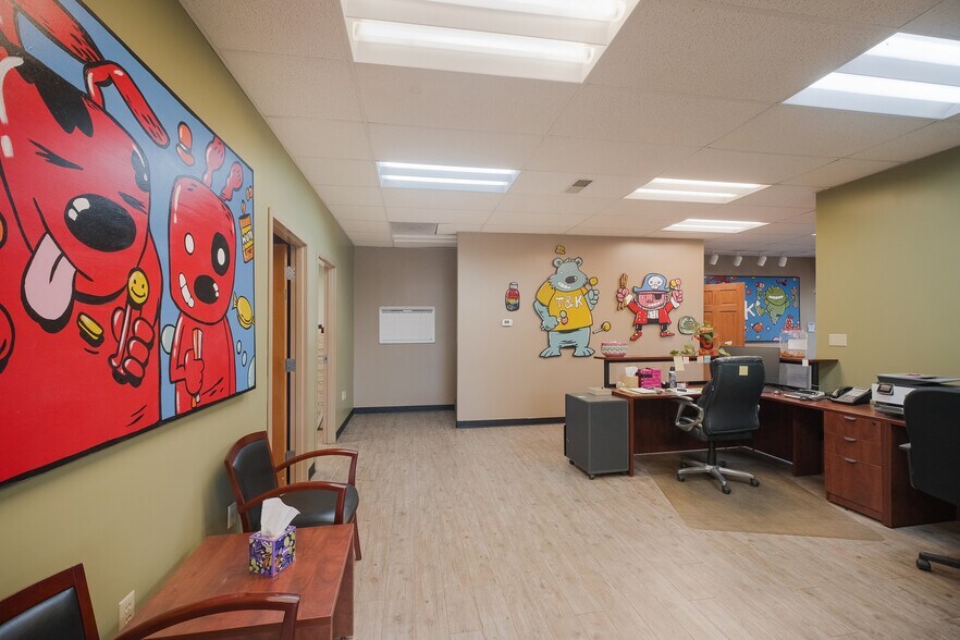 More Photos Of 5237 Commerce Cir, Indianapolis Warehouse For Sale