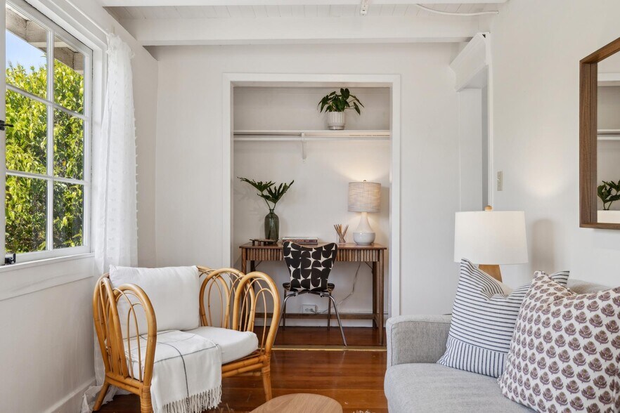 More Photos Of 449 37th St, Oakland Apartments For Sale