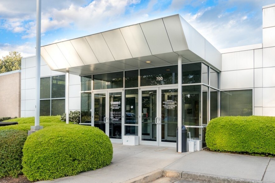 More Photos Of 1720 Phoenix Blvd, College Park Medical For Lease