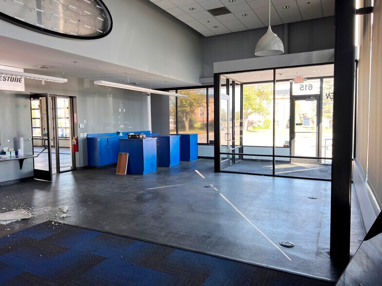 More Photos Of 615 Washington St, Brainerd Auto Repair For Lease