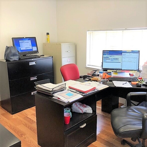 More Photos Of 22196 Mission Blvd, Hayward General Retail For Sale