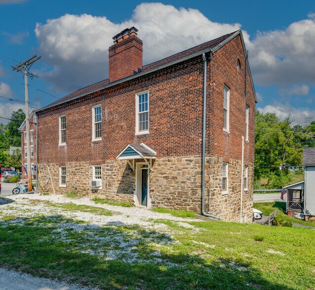 More Photos Of 1901 Monkton Rd, Monkton Storefront Retail Office For Sale