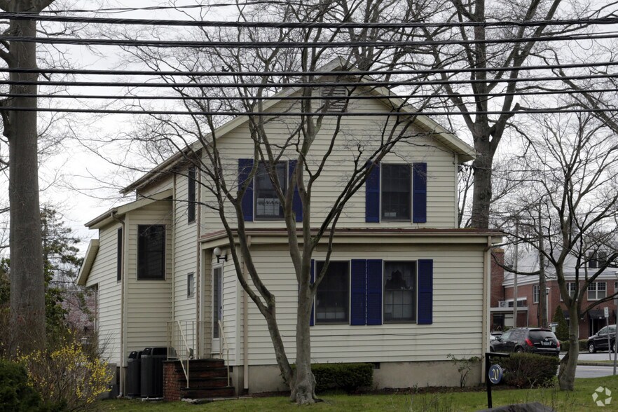 More Photos Of 20 Old Kings Hwy, Darien Medical For Sale