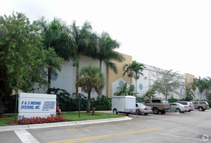 More Photos Of 1251 Sawgrass Corporate Pky, Sunrise Light Distribution For Sale