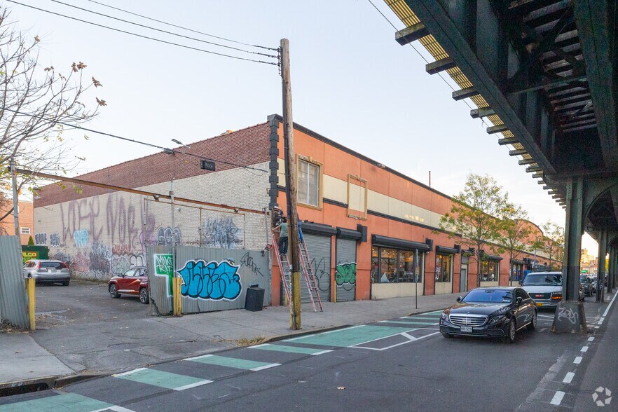 More Photos Of 2916 White Plains, Bronx General Retail For Sale