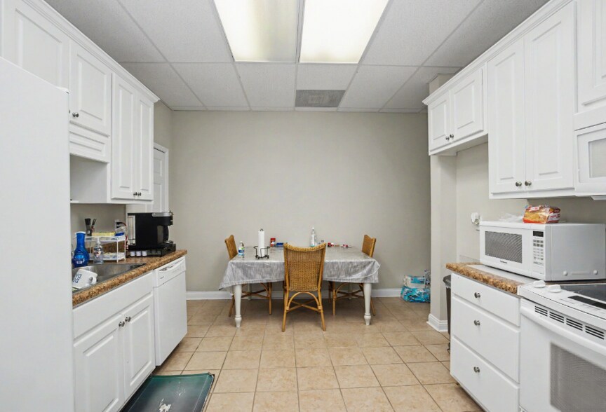 More Photos Of 139 W Ellis Rd, Griffin Loft Creative Space For Sale