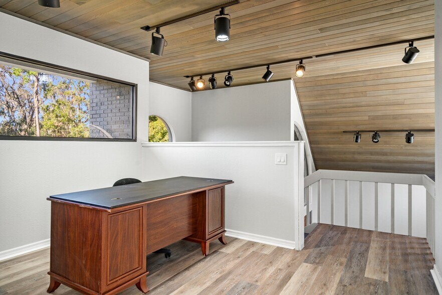 More Photos Of 315 Howell Ave, Brooksville Loft Creative Space For Sale