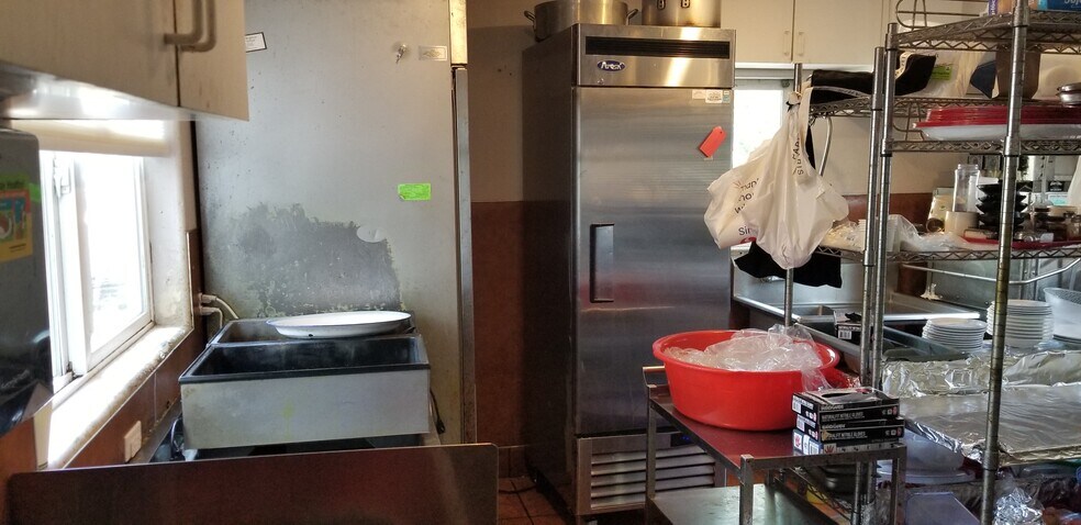 More Photos Of 2605 E Cherry St, Seattle Restaurant For Sale