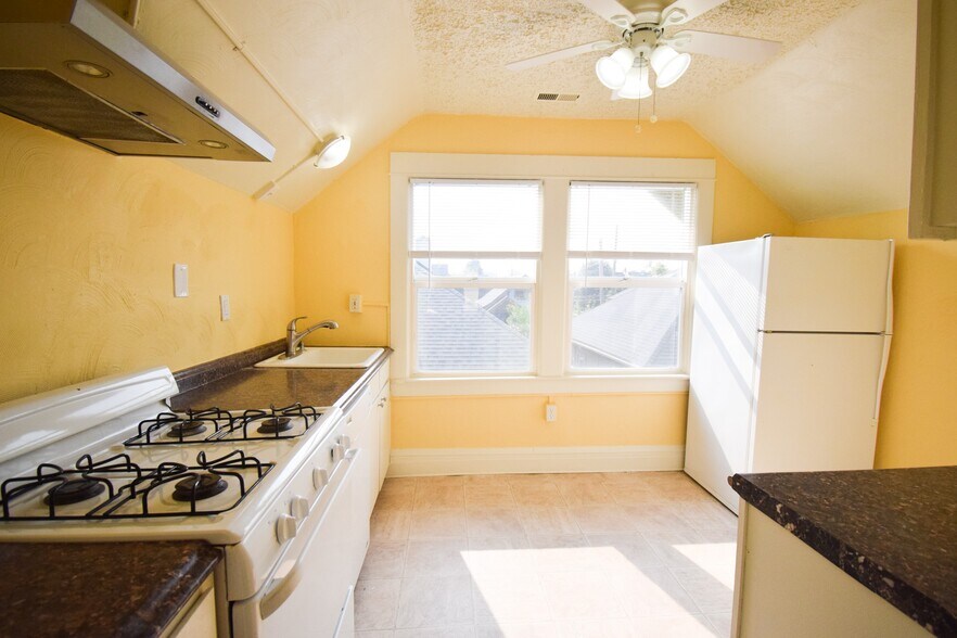 More Photos Of 4016-4024 NE 6th Ave, Portland Apartments For Sale