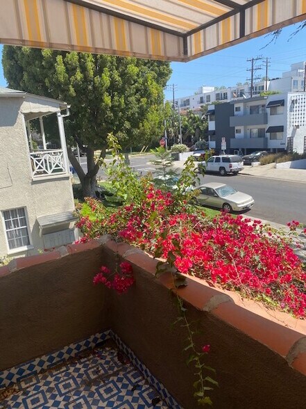 More Photos Of 745 N Hayworth Ave, Los Angeles Apartments For Sale