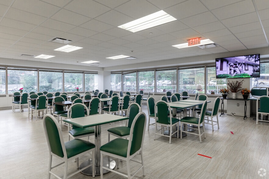 More Photos Of 450 Mamaroneck Ave, Harrison Office For Lease