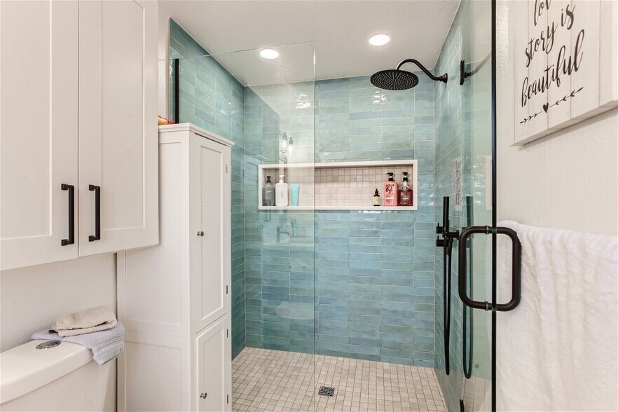 More Photos Of 8955 SW Club Meadow Ln, Portland Continuing Care Retirement Community For Sale