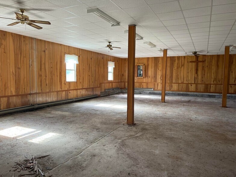 More Photos Of 3218 Stamping Creek Rd, Hillsboro Religious Facility For Sale