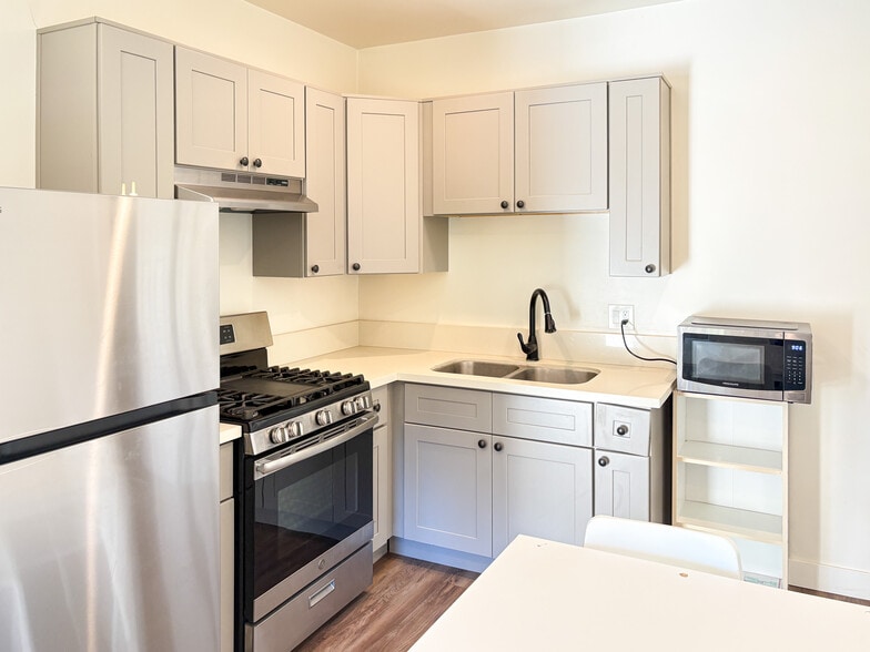 More Photos Of 939 S Wilton Pl, Los Angeles Apartments For Sale
