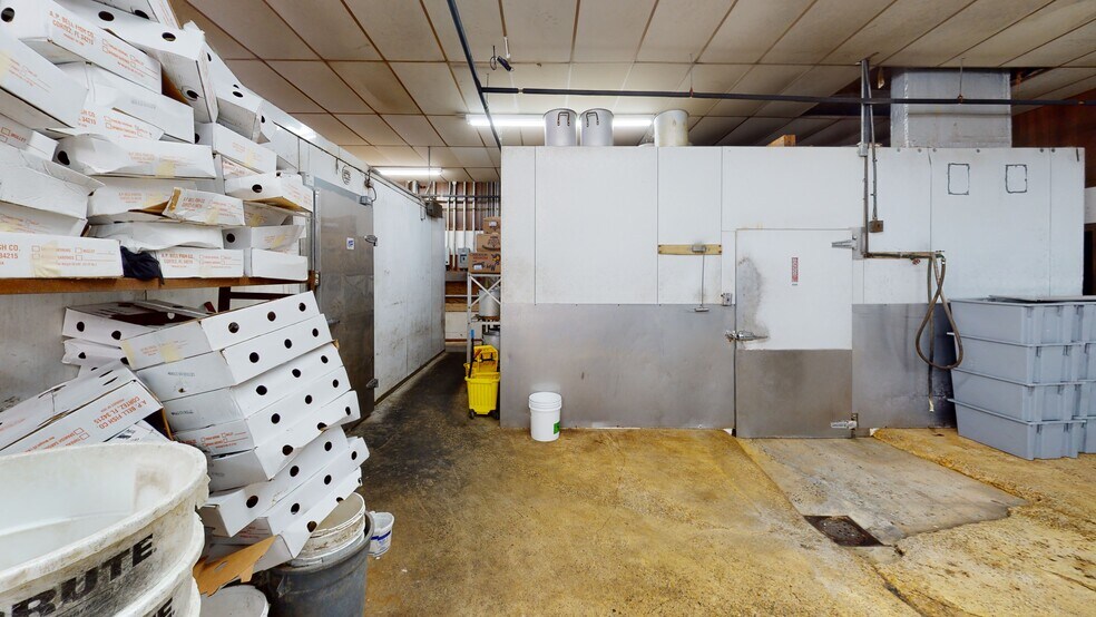 More Photos Of 2621 Hamilton Rd, Columbus Restaurant For Sale