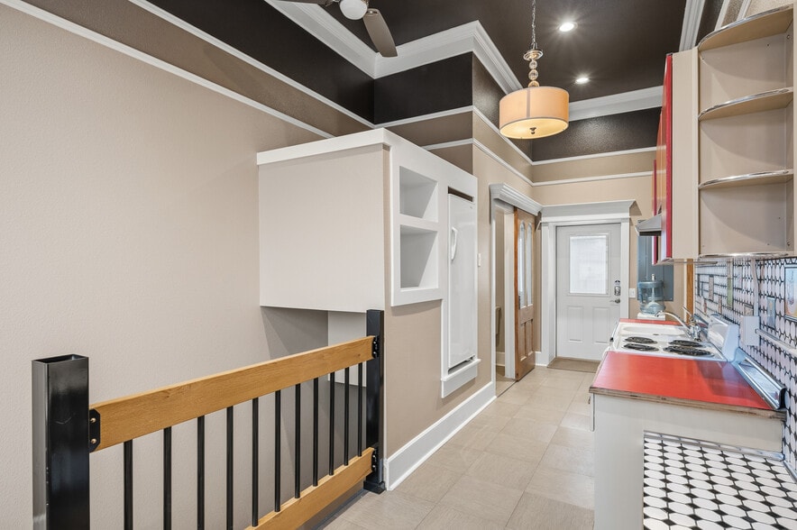 More Photos Of 101 S Big Horn Ave, Moorcroft Flex For Sale