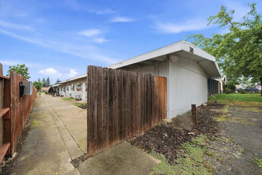 More Photos Of 2605 Albatross Way, Sacramento Apartments For Sale