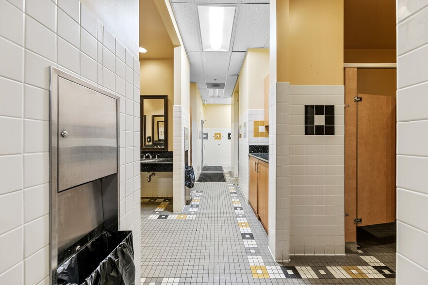 More Photos Of 1900 Del Paso Rd, Sacramento Health Club For Lease