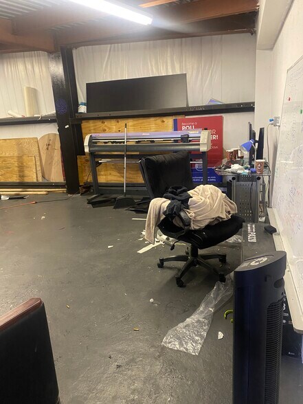 More Photos Of 147 Wayne St, Staten Island Warehouse For Lease