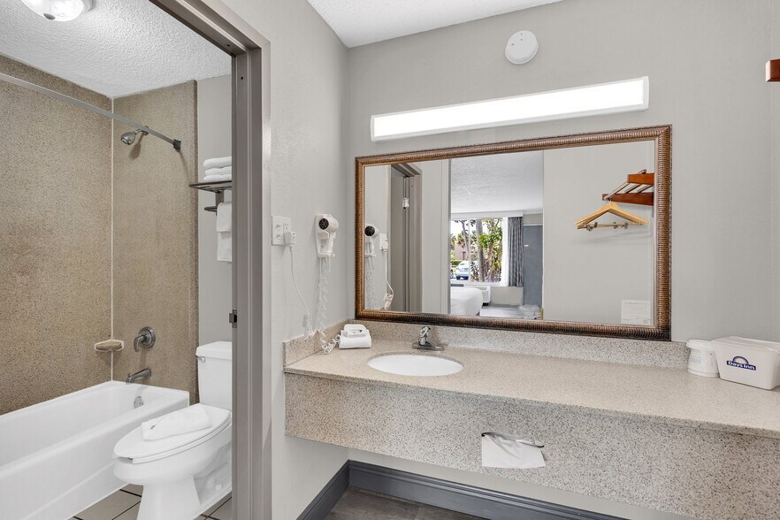 More Photos Of 3755 Cheney Hwy, Titusville Hotel For Sale