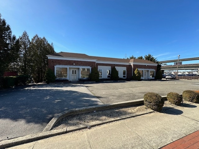 More Photos Of 20 John St, Amityville Storefront Retail Office For Lease