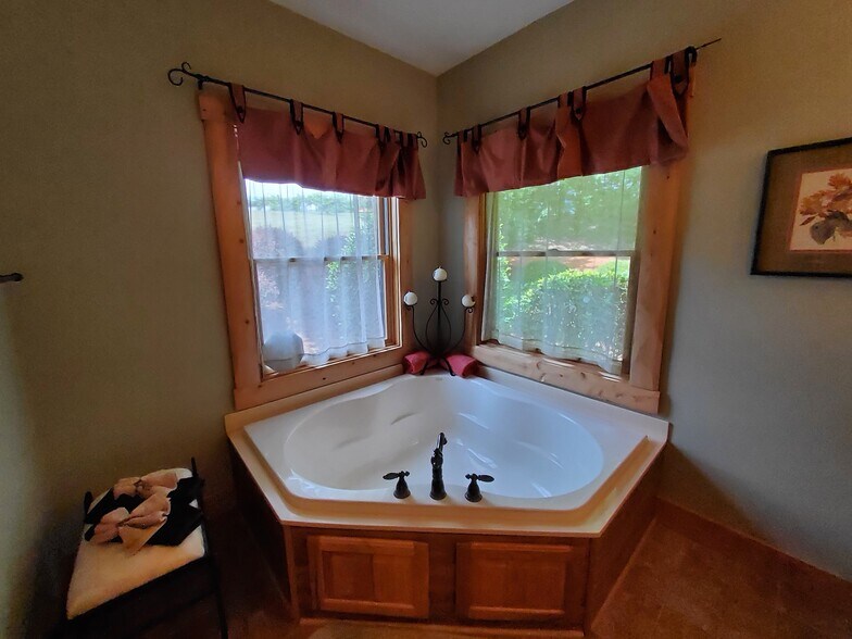 More Photos Of 1795 NC 108 Hwy E, Columbus Office For Sale