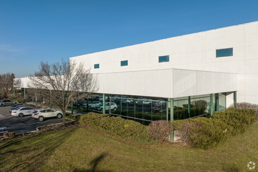 More Photos Of 500 Kennedy Dr, Sayreville Warehouse For Lease