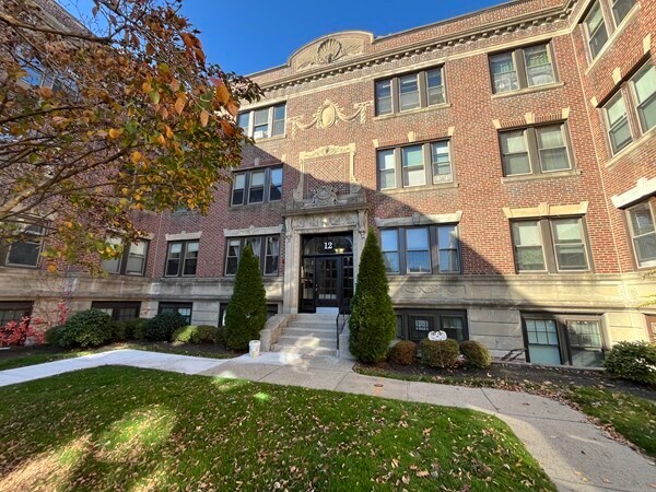More Photos Of 10-12 Greenway Ct, Brookline Apartments For Sale