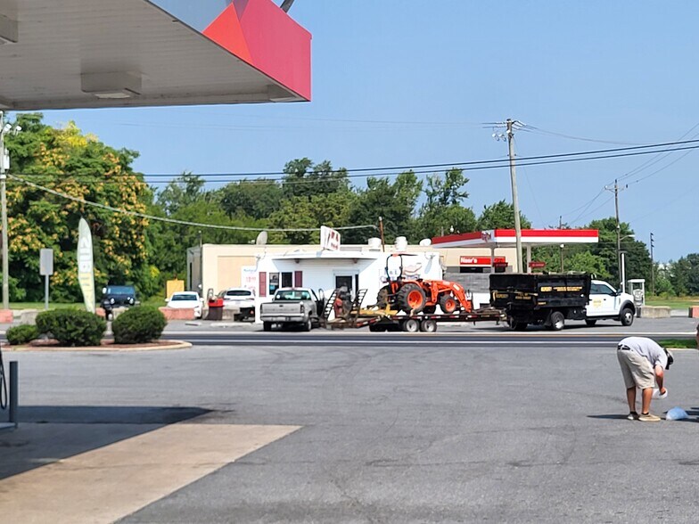 More Photos Of 100 Delaware Ave, Hurlock Restaurant For Sale