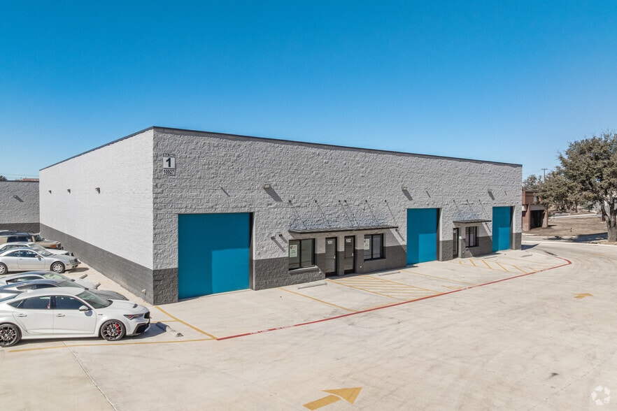 More Photos Of 10927 Fredericksburg Rd, San Antonio Unknown For Lease