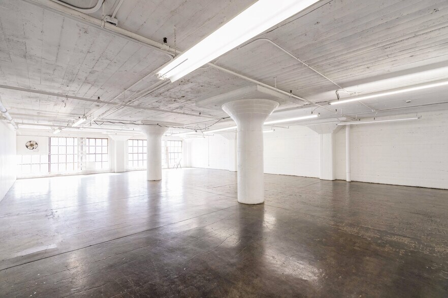 More Photos Of 1114 S Los Angeles St, Los Angeles Warehouse For Sale