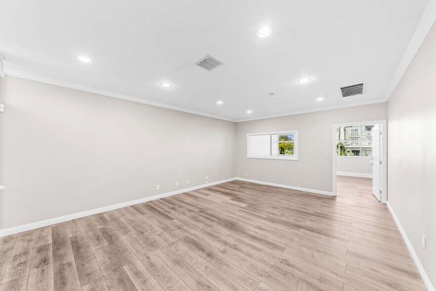 More Photos Of 3315-3345 Newport Blvd, Newport Beach Storefront Retail Office For Lease