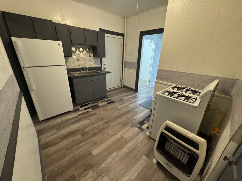 More Photos Of 74 Holmes Ave, Waterbury Storefront Retail Residential For Sale