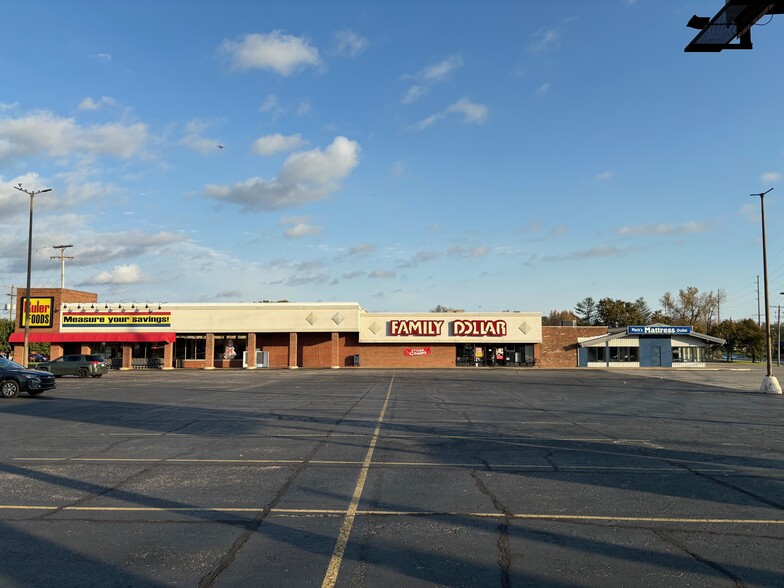 Primary Photo Of 2040-2070 Morgan Ave, Evansville Freestanding For Lease