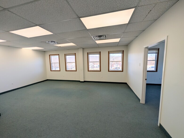 More Photos Of 59 E Mill Rd, Long Valley Office For Sale