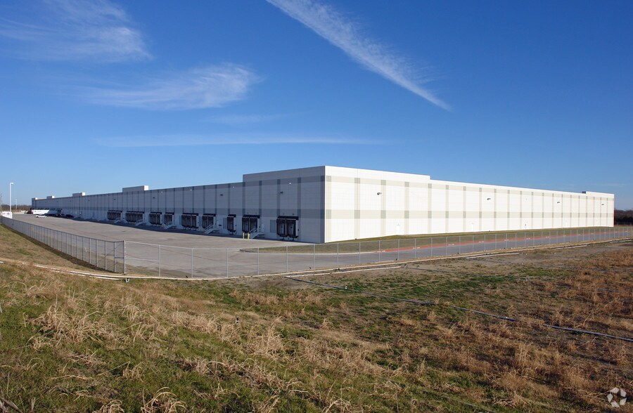 More Photos Of 201 Sunridge Blvd, Wilmer Industrial For Sale