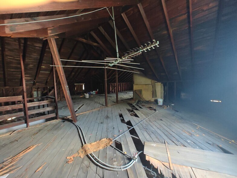 More Photos Of 2020 N Main St, Jacksonville Specialty For Sale