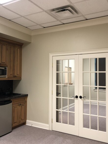 More Photos Of 3040 Highlands Pky, Smyrna Coworking Space