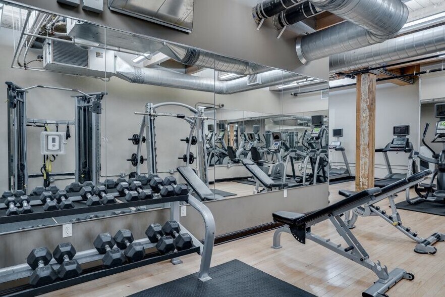 More Photos Of 2410 University Ave W, Saint Paul Apartments For Lease