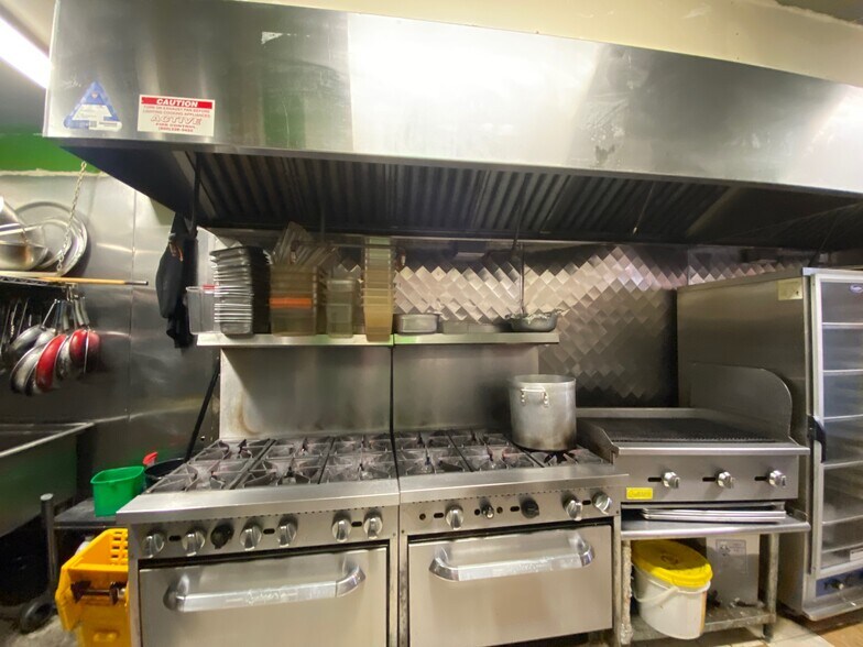 More Photos Of 726 Courtlandt Ave, Bronx Restaurant For Lease