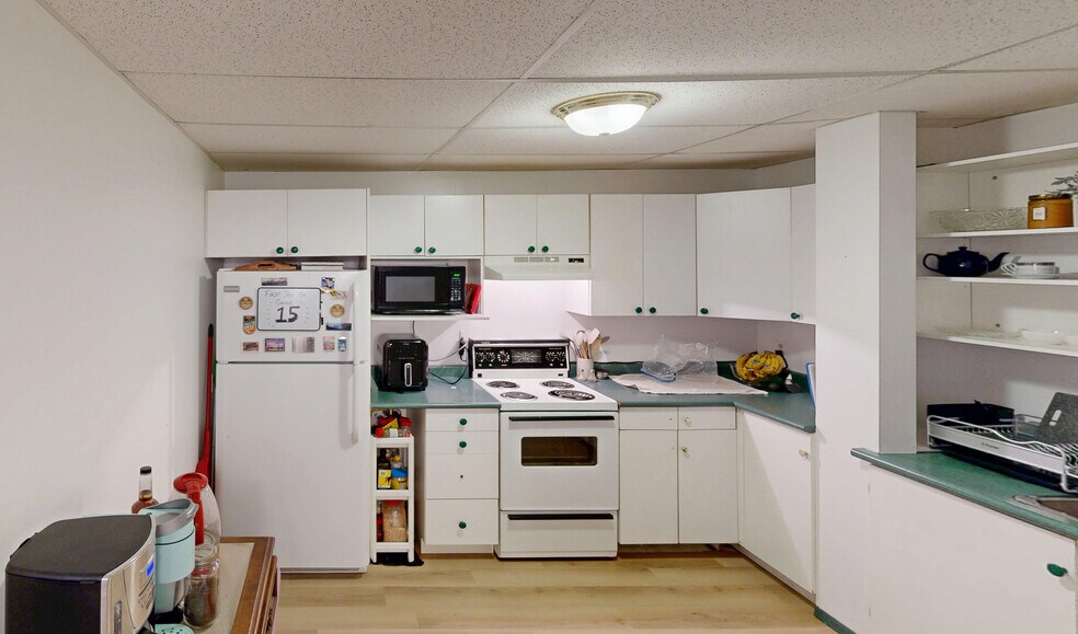 More Photos Of 10941 81 Av NW, Edmonton Dormitory For Sale