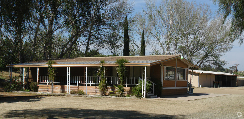 Primary Photo Of 25110 Monroe Ave, Murrieta Veterinarian Kennel For Sale