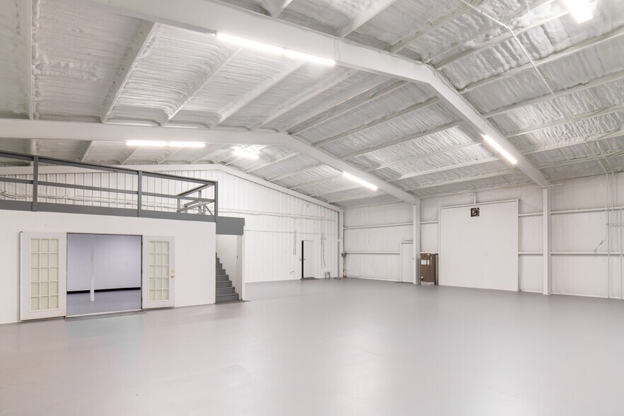 More Photos Of 12007 NE 23rd St, Choctaw Warehouse For Sale