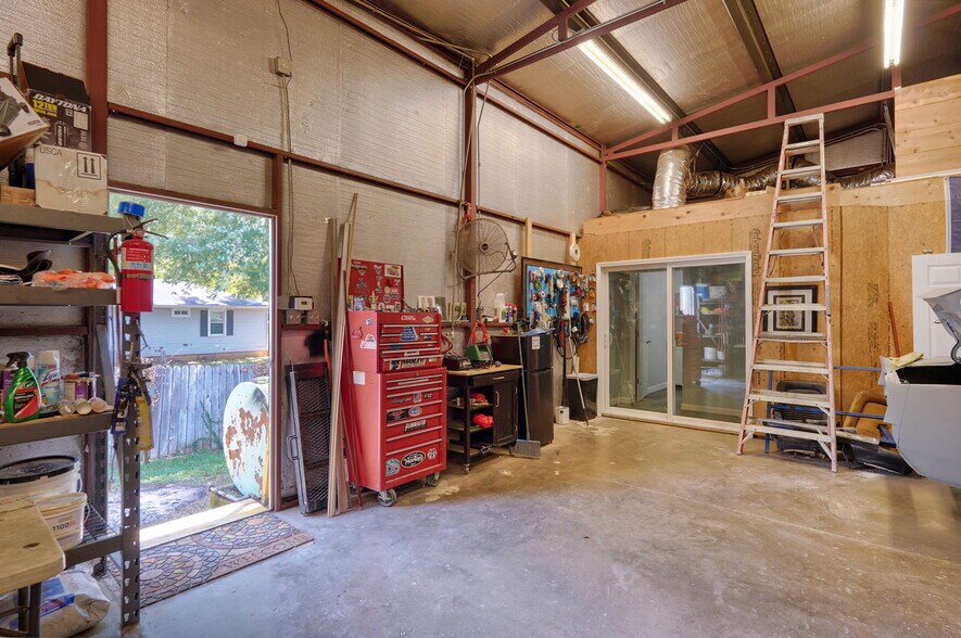 More Photos Of 306 S Washington Ave, Walnut Grove General Retail For Sale