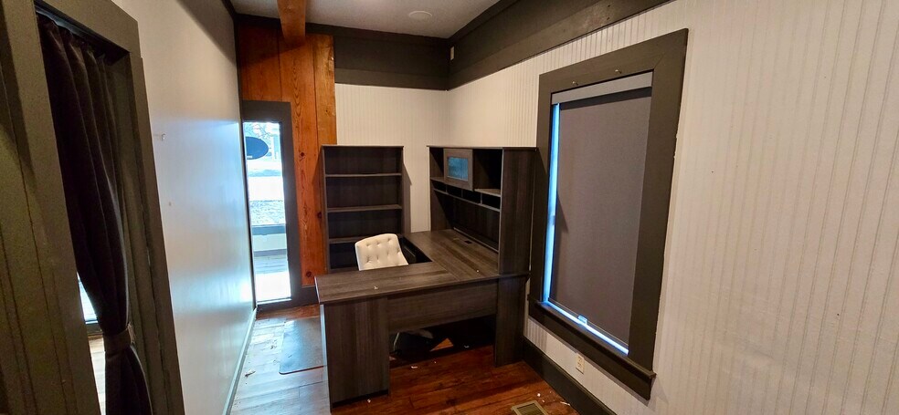 More Photos Of 6874 Reinhardt College Pky, Waleska Freestanding For Lease