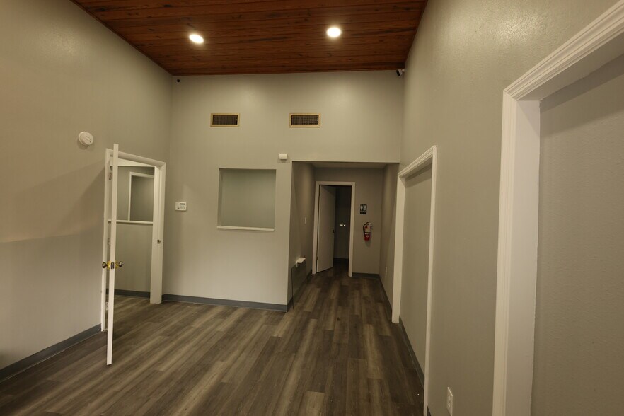 More Photos Of 7008 Jason Dr, Zephyrhills Medical For Sale