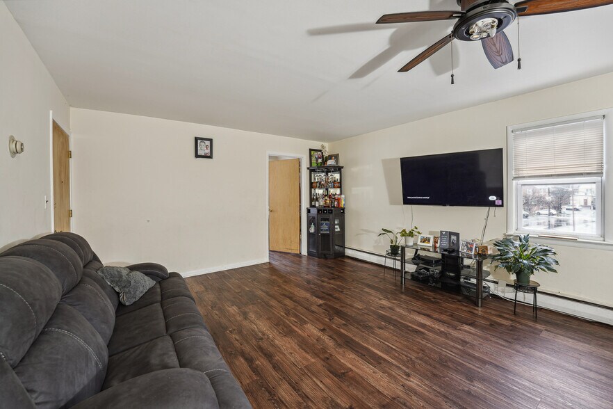 More Photos Of 147 Chestnut St, Roselle Park Storefront Retail Residential For Sale