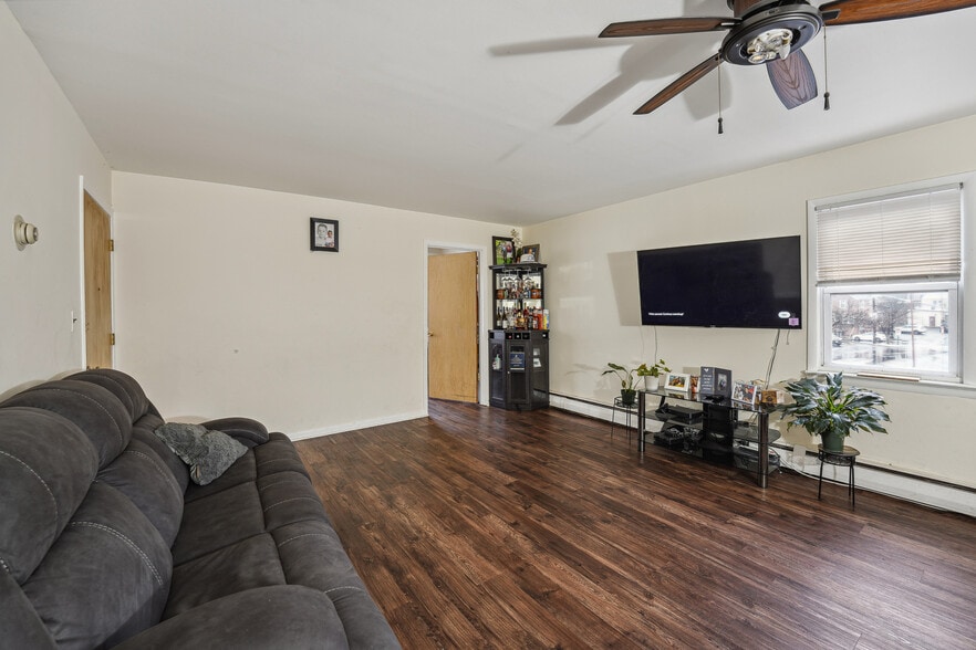 More Photos Of 147 Chestnut St, Roselle Park Storefront Retail Residential For Sale